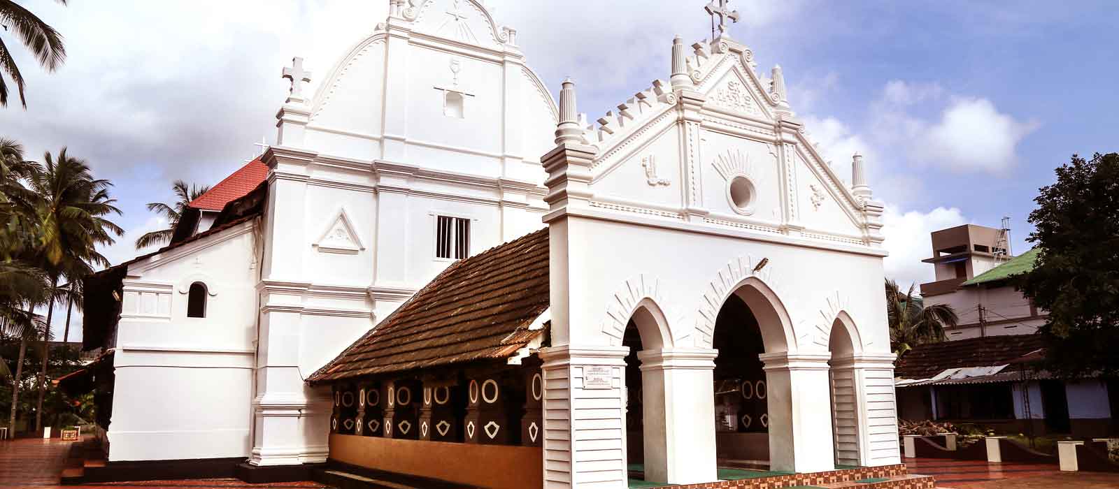 Arthat Cathedral